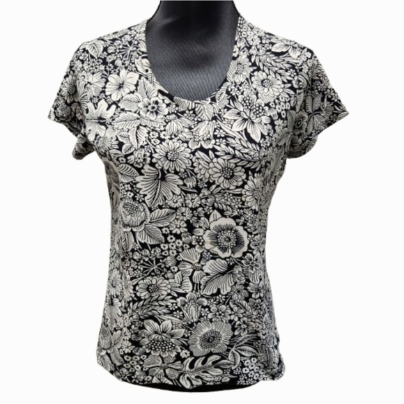 croft & barrow Tops - Croft and Barrow Classic Tee Floral and Leaves Pattern Short-sleeved T-shirt (M)